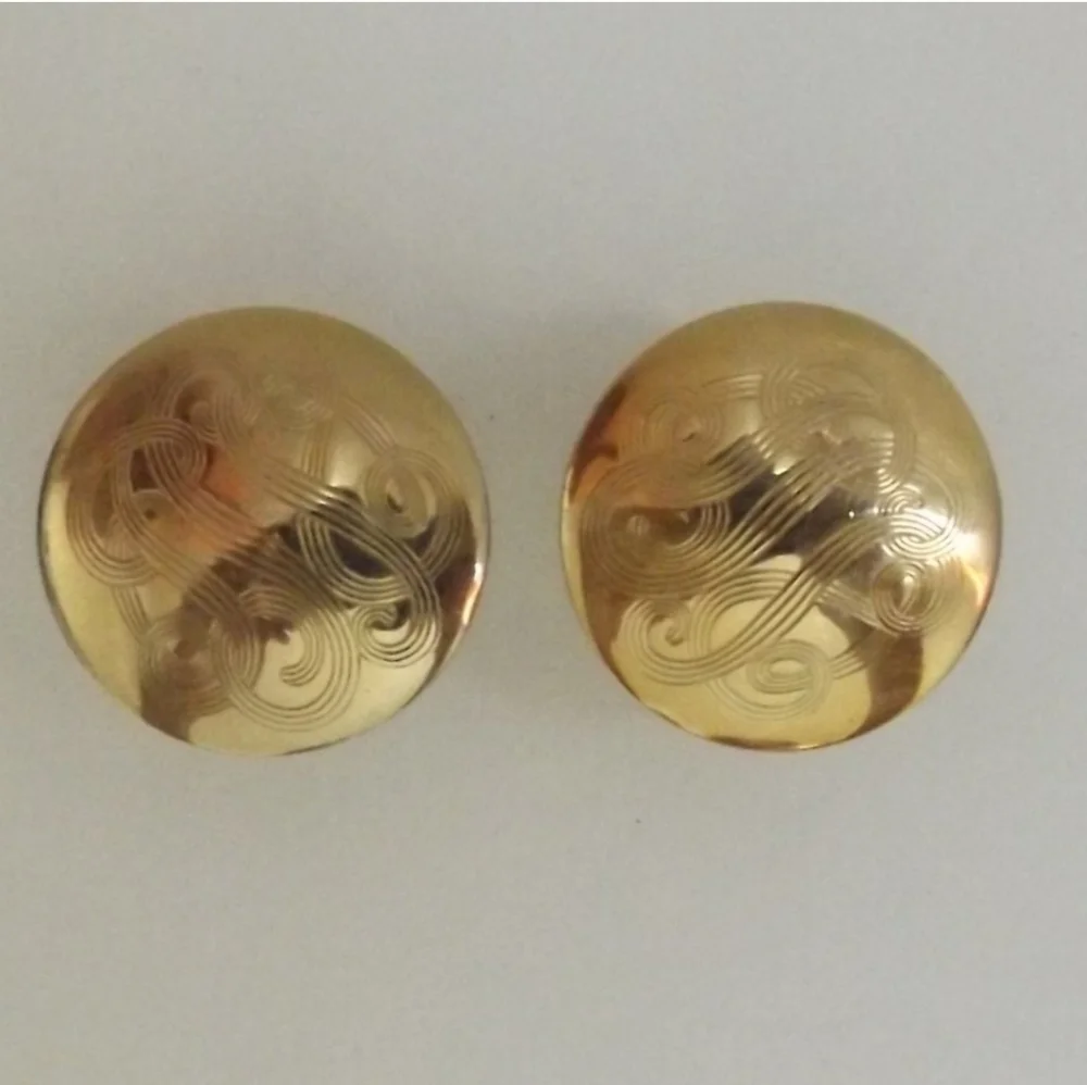 Vintage Signed Alice Swirl Design Gold Tone Monogram Cufflinks